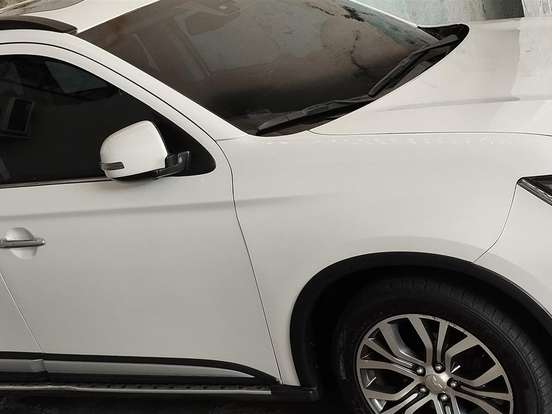 MITSUBISHI-OUTLANDER-2.2 4X4 16V DIESEL 4P AUTOMÁTICO MITSUBISHI-OUTLANDER-2015