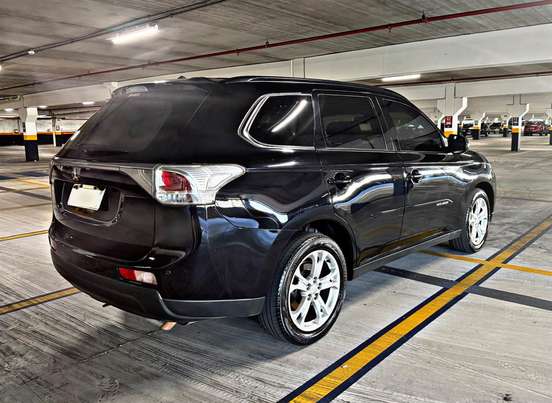 MITSUBISHI-OUTLANDER-2.0 16V GASOLINA 4P AUTOMÁTICO MITSUBISHI-OUTLANDER-2015