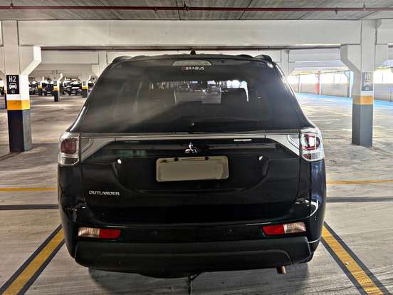 MITSUBISHI-OUTLANDER-2.0 16V GASOLINA 4P AUTOMÁTICO MITSUBISHI-OUTLANDER-2015