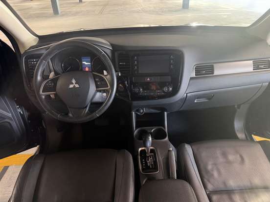 MITSUBISHI-OUTLANDER-2.0 16V GASOLINA 4P AUTOMÁTICO MITSUBISHI-OUTLANDER-2015