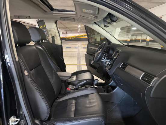 MITSUBISHI-OUTLANDER-2.0 16V GASOLINA 4P AUTOMÁTICO MITSUBISHI-OUTLANDER-2015