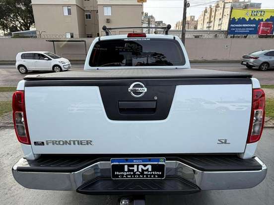 NISSAN-FRONTIER-2015
