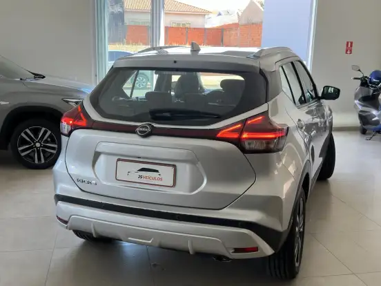NISSAN-KICKS-2022