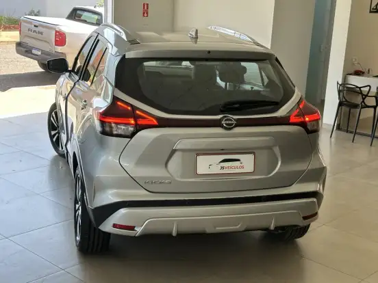 NISSAN-KICKS-2022