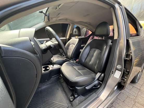 NISSAN-VERSA-2018