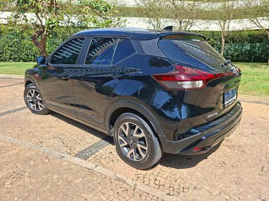 NISSAN-KICKS-2023