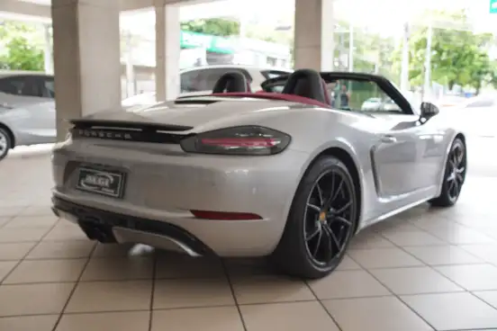 PORSCHE-718-2024
