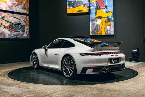 PORSCHE-911-2024