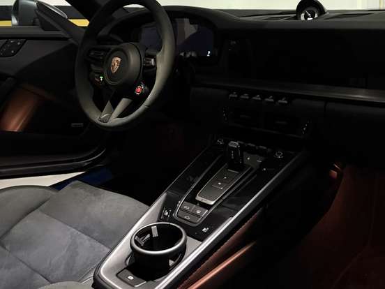 PORSCHE-911-3.6 24V H6 T-HYBRID CARRERA GTS PDK PORSCHE-911-2025