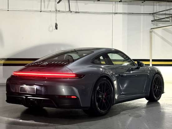PORSCHE-911-2025