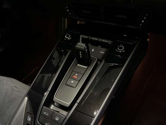 PORSCHE-911-2025