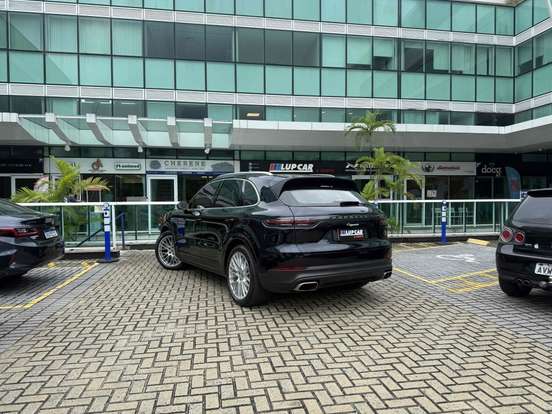 PORSCHE-CAYENNE-2019