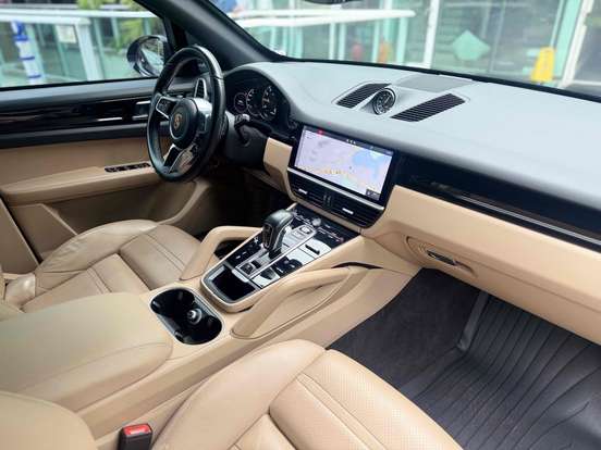 PORSCHE-CAYENNE-2019