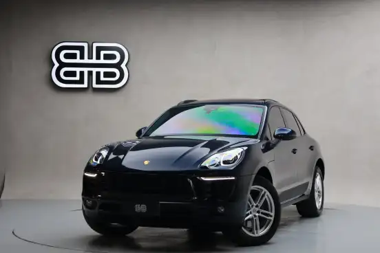 PORSCHE-MACAN-2017
