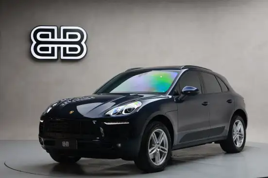 PORSCHE-MACAN-2017