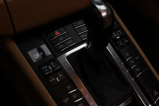 PORSCHE-MACAN-2017
