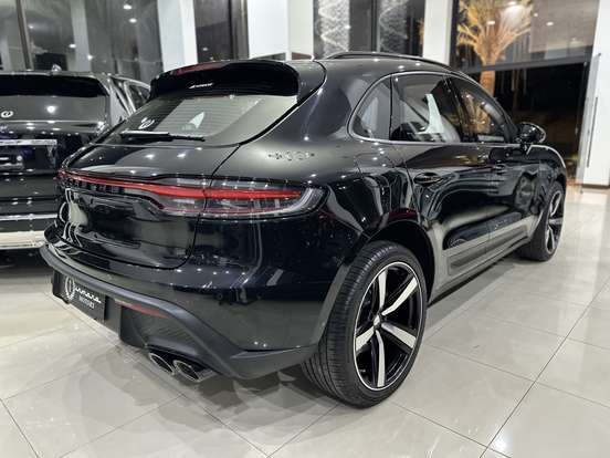 PORSCHE-MACAN-2025