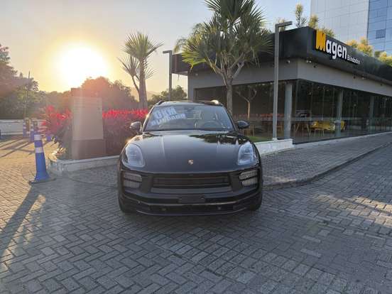 PORSCHE-MACAN-2025