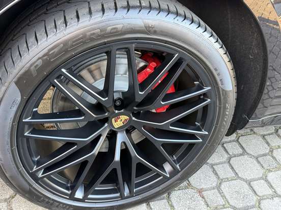 PORSCHE-MACAN-2025