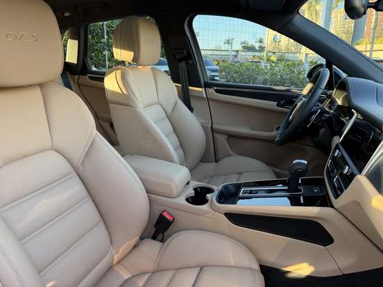 PORSCHE-MACAN-2025