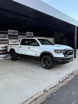 RAM-1500-5.7 V8 GASOLINA REBEL CD 4X4 AUTOMÁTICO RAM-1500-2023
