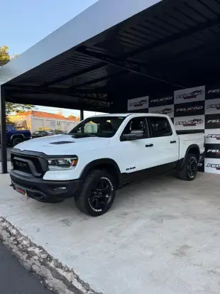 RAM-1500-5.7 V8 GASOLINA REBEL CD 4X4 AUTOMÁTICO RAM-1500-2023