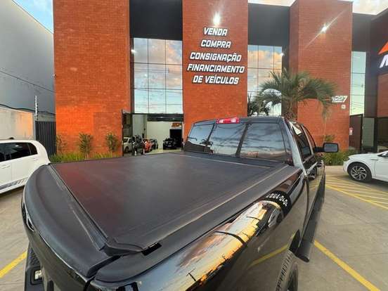 RAM-CLASSIC-5.7 V8 GASOLINA LARAMIE NIGHT EDITION CD 4X4 AUTOMÁTICO RAM-CLASSIC-2022