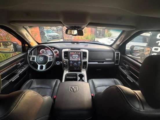 RAM-CLASSIC-5.7 V8 GASOLINA LARAMIE NIGHT EDITION CD 4X4 AUTOMÁTICO RAM-CLASSIC-2022