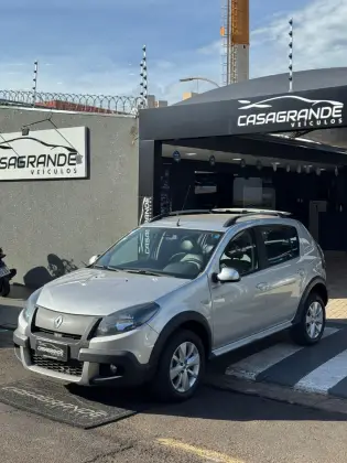 RENAULT SANDERO 1.6 STEPWAY 16V FLEX 4P AUTOMÁTICO