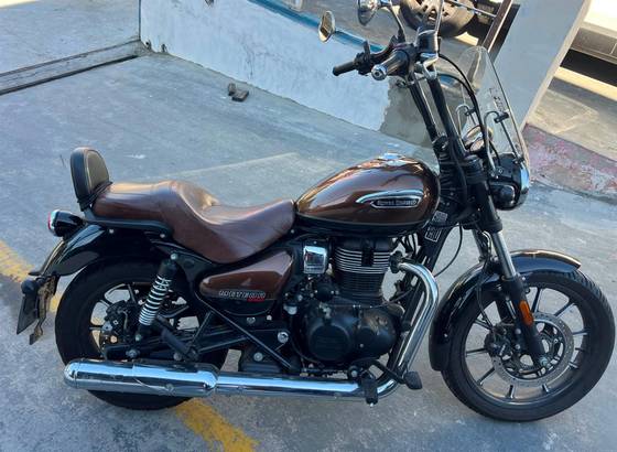ROYAL ENFIELD METEOR 350 SUPERNOVA 