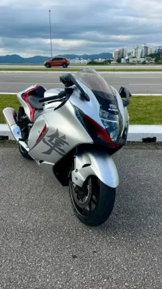 SUZUKI HAYABUSA GSX1300RA SUZUKI HAYABUSA GSX1300RA