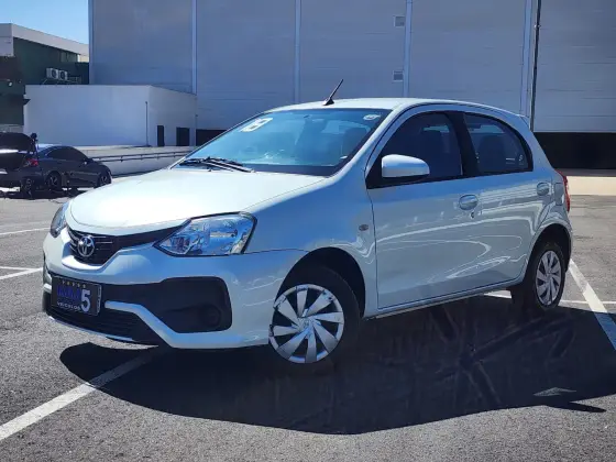 TOYOTA ETIOS 1.5 XS 16V FLEX 4P AUTOMÁTICO TOYOTA ETIOS 1.5 XS 16V FLEX 4P AUTOMÁTICO