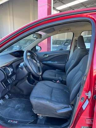 TOYOTA-ETIOS-2013