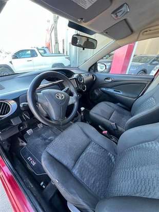 TOYOTA-ETIOS-1.5 XS SEDAN 16V FLEX 4P MANUAL TOYOTA-ETIOS-2013