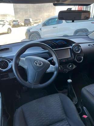 TOYOTA-ETIOS-1.5 XS SEDAN 16V FLEX 4P MANUAL TOYOTA-ETIOS-2013