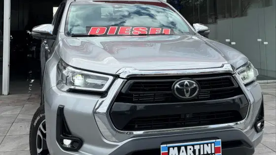 TOYOTA HILUX 2.8 D-4D TURBO DIESEL CD SRX 4X4 AUTOMÁTICO TOYOTA HILUX 2.8 D-4D TURBO DIESEL CD SRX 4X4 AUTOMÁTICO