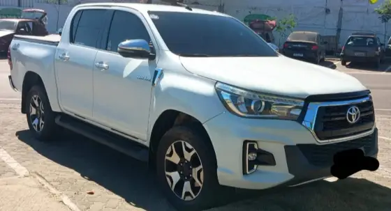TOYOTA HILUX 2.8 SRX 4X4 CD 16V DIESEL 4P AUTOMÁTICO TOYOTA HILUX 2.8 SRX 4X4 CD 16V DIESEL 4P AUTOMÁTICO