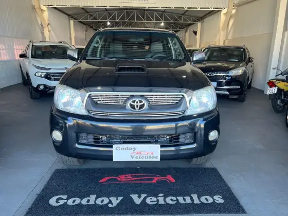 TOYOTA HILUX 3.0 SRV 4X4 CD 16V TURBO INTERCOOLER DIESEL 4P AUTOMÁTICO TOYOTA HILUX 3.0 SRV 4X4 CD 16V TURBO INTERCOOLER DIESEL 4P AUTOMÁTICO