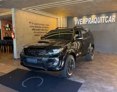 TOYOTA HILUX 3.0 SRV 4X4 CD 7 LUGARES 16V TURBO INTERCOOLER DIESEL 4P AUTOMÁTICO TOYOTA HILUX 3.0 SRV 4X4 CD 7 LUGARES 16V TURBO INTERCOOLER DIESEL 4P AUTOMÁTICO