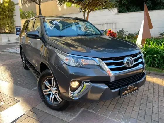 TOYOTA HILUX SW4 2.7 SRV 7 LUGARES 4X2 16V FLEX 4P AUTOMÁTICO TOYOTA HILUX SW4 2.7 SRV 7 LUGARES 4X2 16V FLEX 4P AUTOMÁTICO