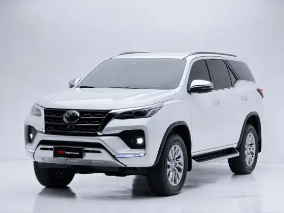 TOYOTA HILUX SW4 2.8 D-4D TURBO DIESEL SRX 7L 4X4 AUTOMÁTICO