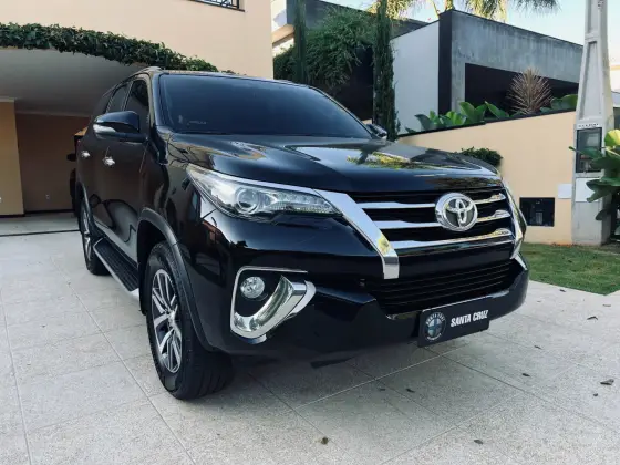 TOYOTA HILUX SW4 2.8 SRX 4X4 16V TURBO INTERCOOLER DIESEL 4P AUTOMÁTICO TOYOTA HILUX SW4 2.8 SRX 4X4 16V TURBO INTERCOOLER DIESEL 4P AUTOMÁTICO