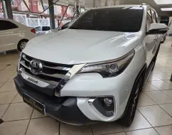 TOYOTA HILUX SW4 2.8 SRX DIAMOND 4X4 7 LUGARES 16V TURBO INTERCOOLER DIESEL 4P AUTOMÁTICO TOYOTA HILUX SW4 2.8 SRX DIAMOND 4X4 7 LUGARES 16V TURBO INTERCOOLER DIESEL 4P AUTOMÁTICO