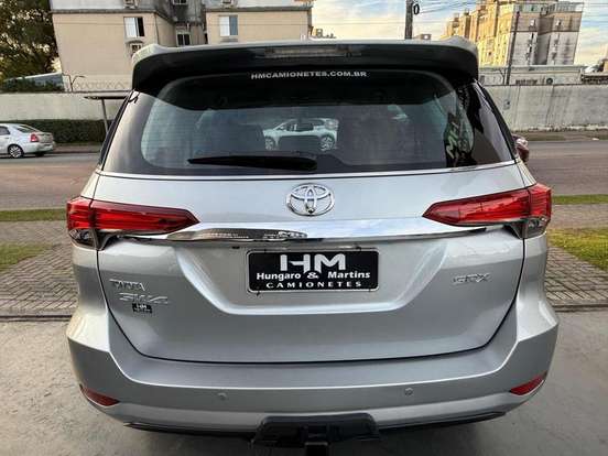 TOYOTA-HILUX SW4-2019