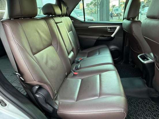 TOYOTA-HILUX SW4-2019