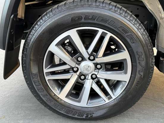 TOYOTA-HILUX SW4-2019