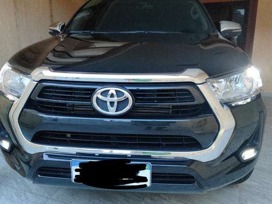 TOYOTA-HILUX-2.8 D-4D TURBO DIESEL CD SRV 4X4 AUTOMÁTICO TOYOTA-HILUX-2023