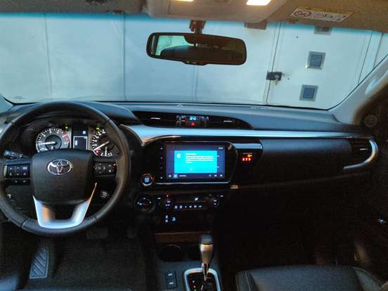 TOYOTA-HILUX-2023