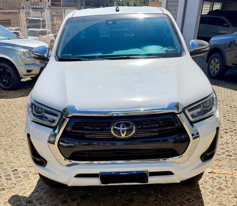 TOYOTA HILUX 2.8 D-4D TURBO DIESEL CD SRX 4X4 AUTOMÁTICO