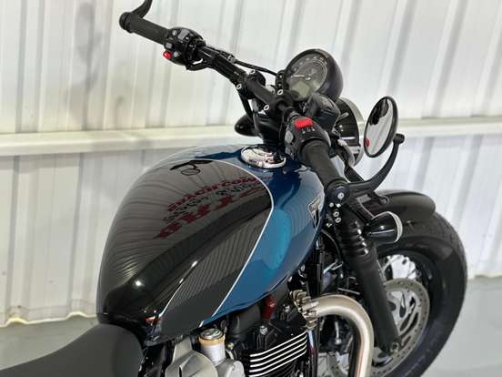TRIUMPH-BONNEVILLE BOBBER 1200-2026